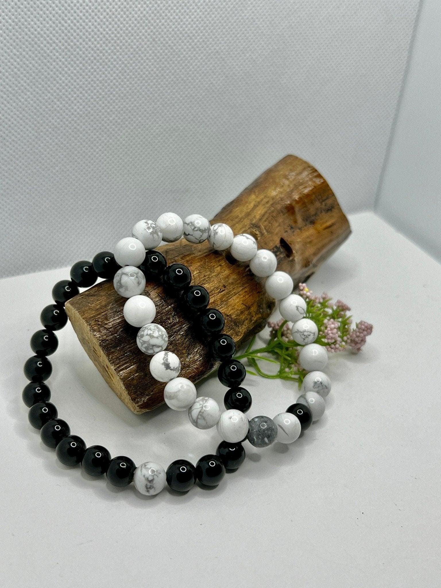 Onyx and white howlite bracelet