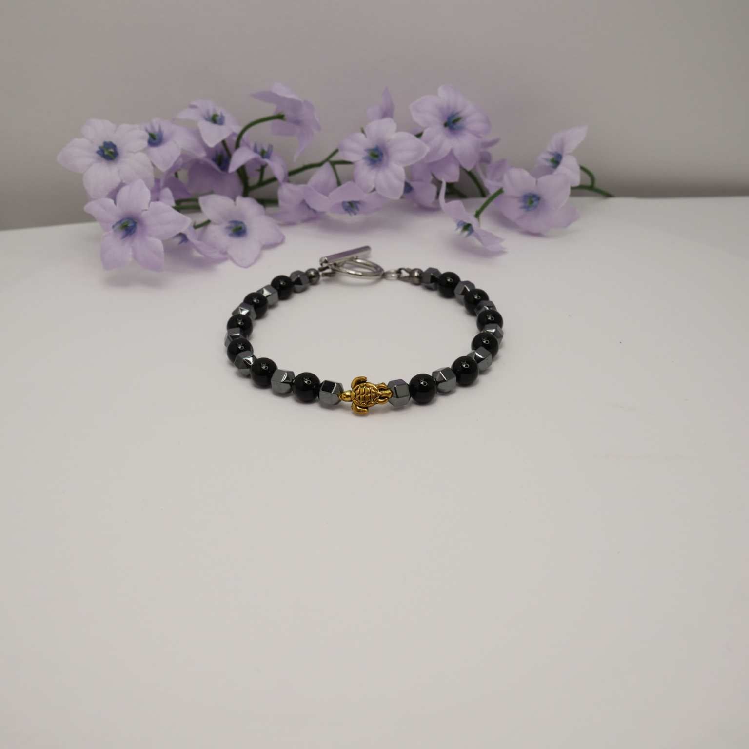 Black Onyx & Gold Turtle Bracelet – Grade AAA Onyx & Hematite Beads