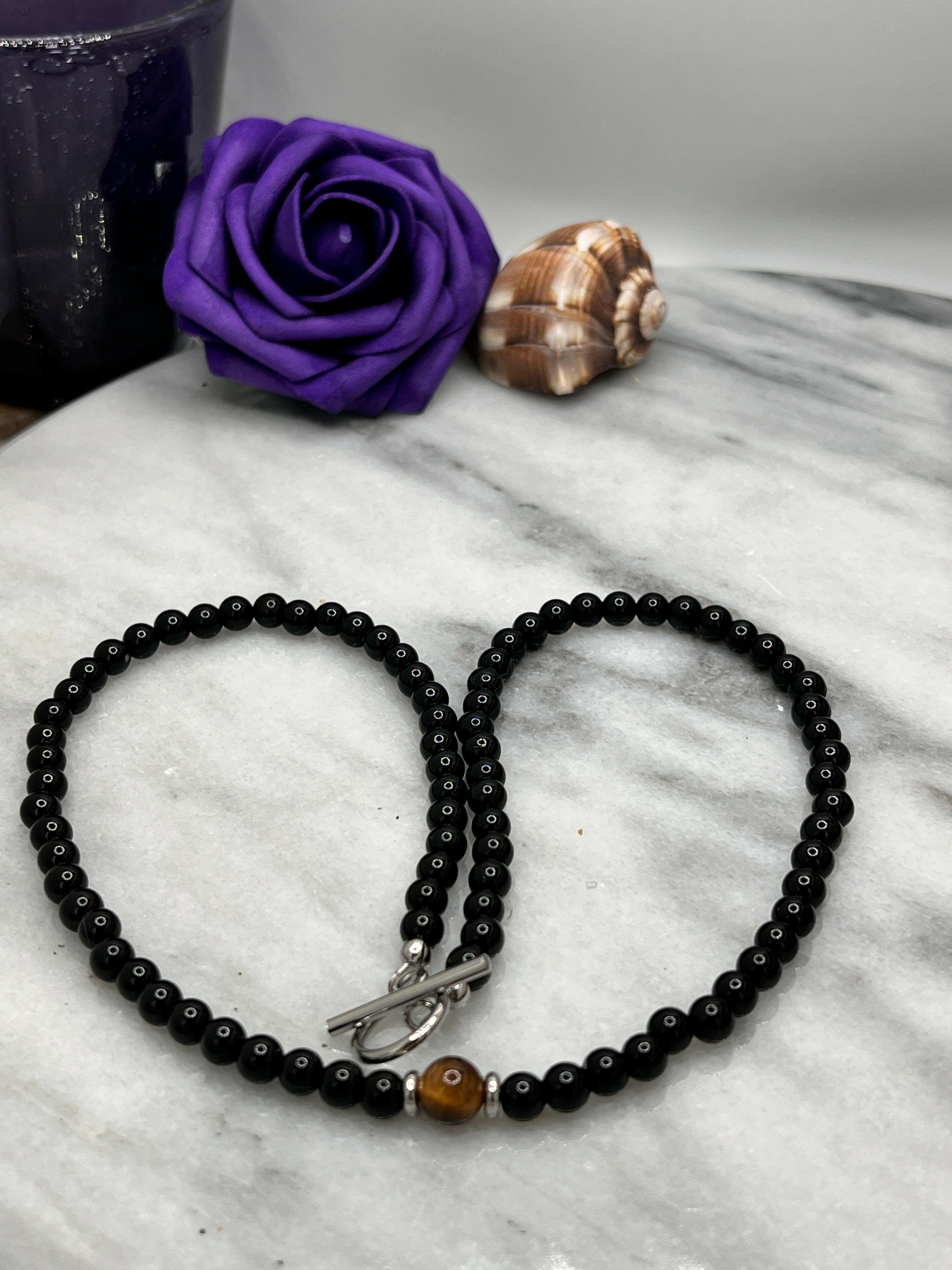 Elegant Onyx Necklace with Tiger Eye Pendant - Stylish Jewelry for Women