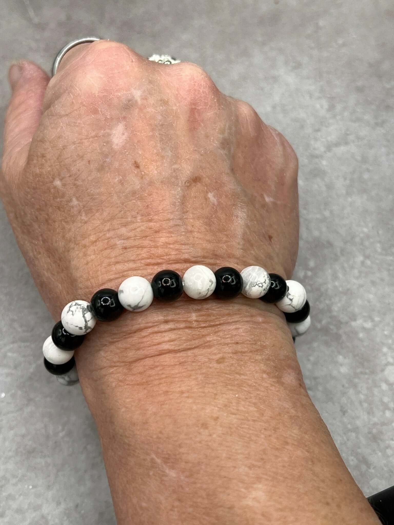 Onyx 8mm & Howlite 8mm Stretch Bracelet White Howlite Bead Onyx Bracelet - Bec Sue Jewelry Shop